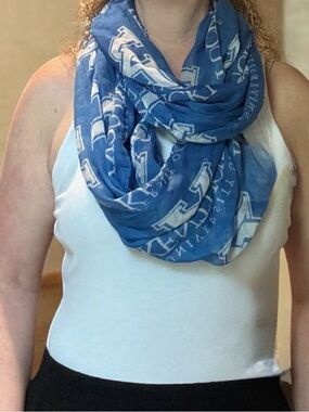 University of Kentucky UK Women’s Infinity Scarf Used